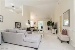 Picture of 81 Silver Oaks Cir 7-201, Naples, FL 34119