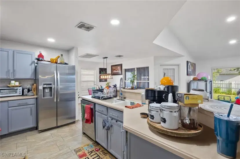 Picture of 1221 SW 34Th Ter, Cape Coral FL 33914