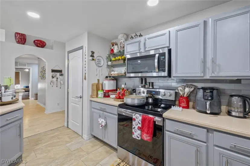 Picture of 1221 SW 34Th Ter, Cape Coral FL 33914