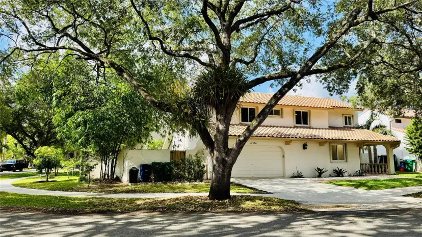 Picture of 12200 Garden Dr, Hollywood FL 33026