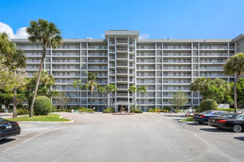 Picture of 4015 W Palm Aire Drive 403, Pompano Beach FL 33069