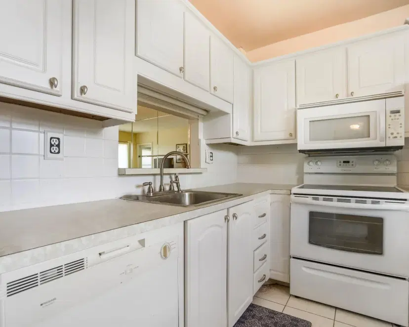 Picture of 3400 NW 48Th Ave 611, Lauderdale Lakes FL 33319