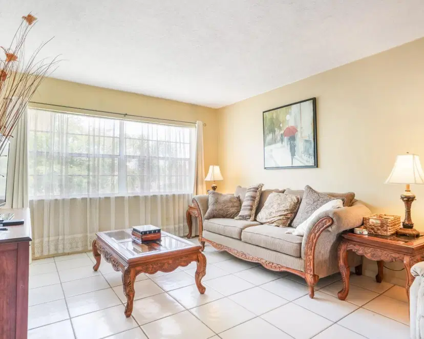 Picture of 3400 NW 48Th Ave 611, Lauderdale Lakes FL 33319