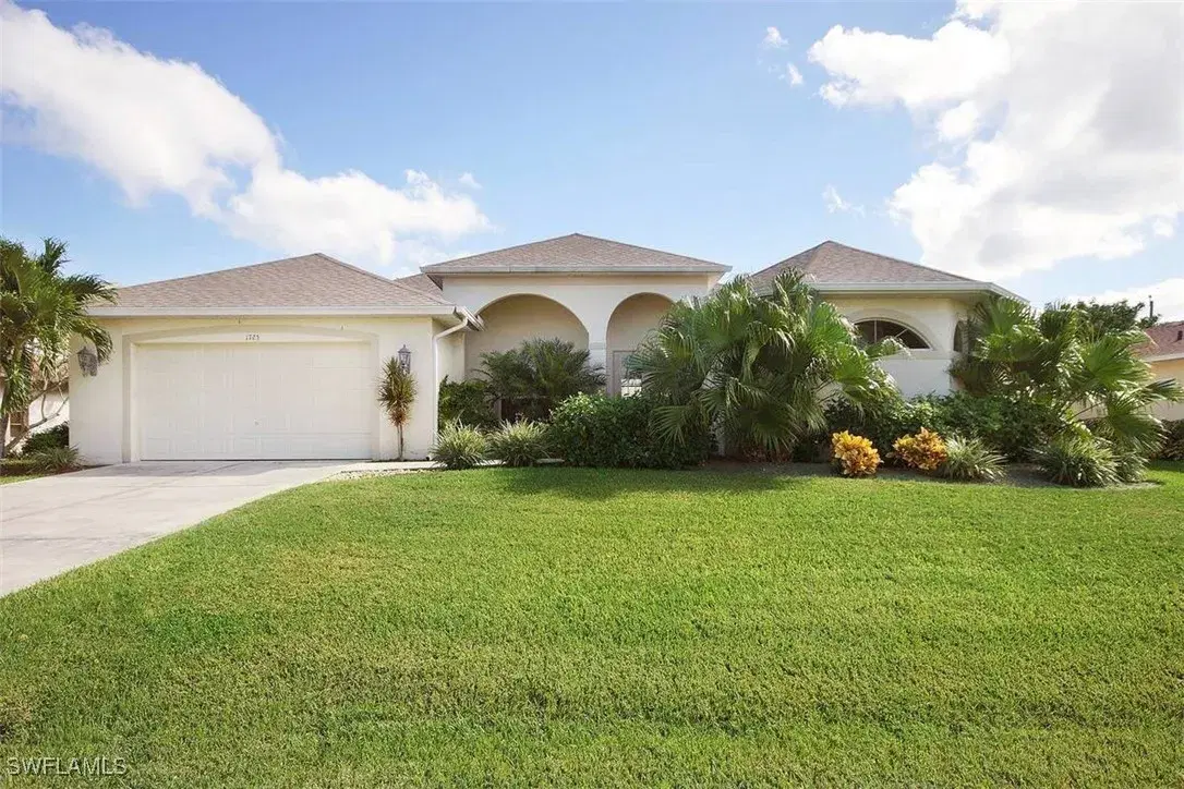 Picture of 1725 SE 10Th Pl, Cape Coral, FL 33990