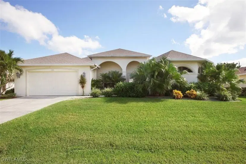 Picture of 1725 SE 10Th Pl, Cape Coral FL 33990