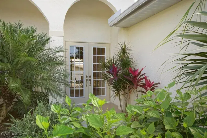 Picture of 1725 SE 10Th Pl, Cape Coral FL 33990