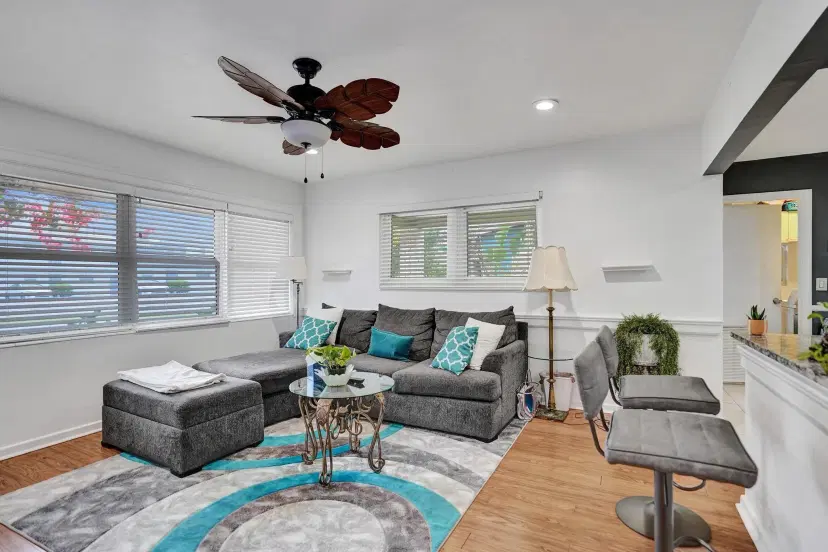 Picture of 415 W Palm St, Lantana FL 33462
