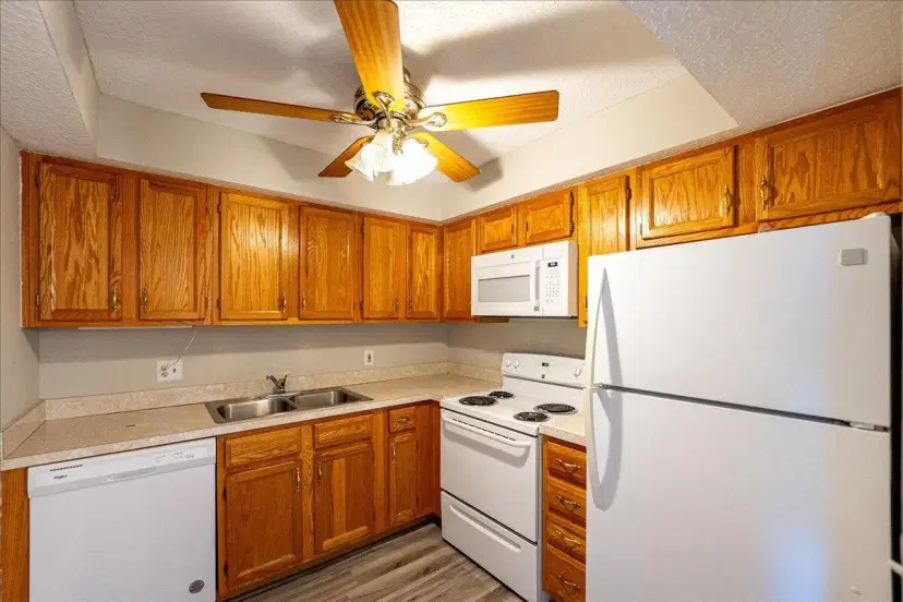 Picture of 950 S Kanner Highway E4, Stuart FL 34994