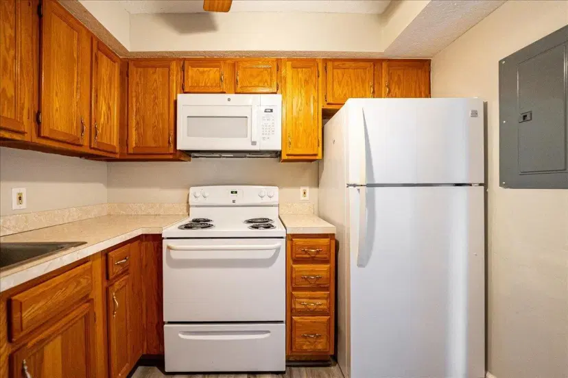 Picture of 950 S Kanner Highway E4, Stuart FL 34994