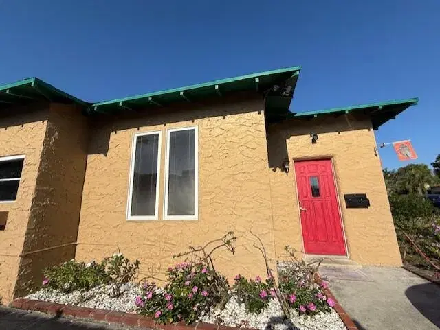 Picture of 521 E Lakewood Road, West Palm Beach FL 33405