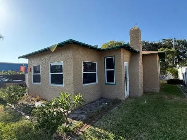 Picture of 521 E Lakewood Road, West Palm Beach FL 33405