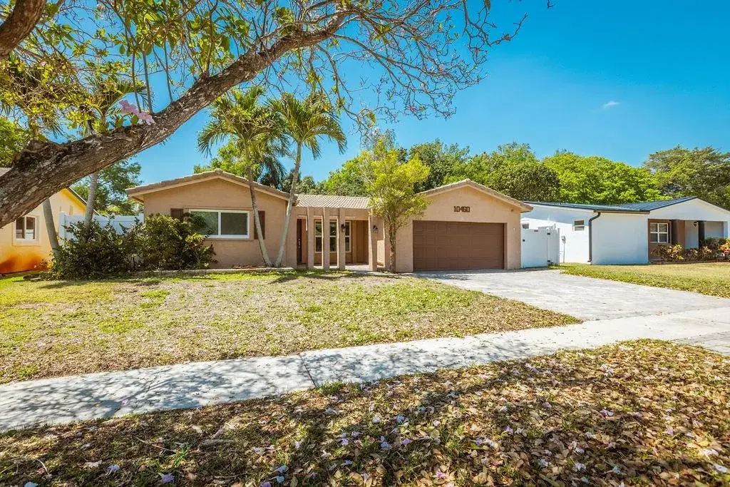 Picture of 10460 NW 2Nd Ct, Plantation, FL 33324