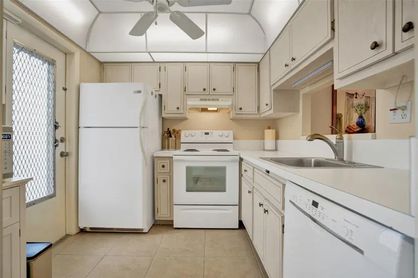 Picture of 4431 NW 16Th St 209, Fort Lauderdale FL 33313