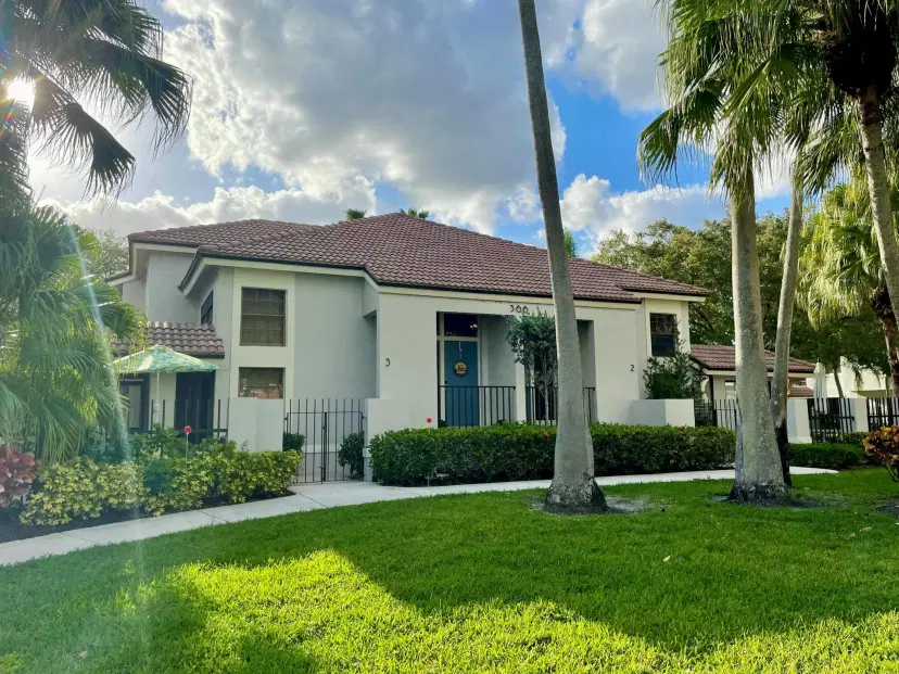 Picture of 366 Prestwick Circle 2, Palm Beach Gardens FL 33418