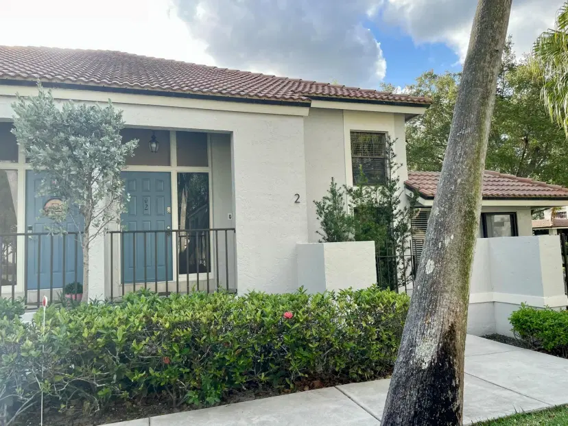 Picture of 366 Prestwick Circle 2, Palm Beach Gardens FL 33418