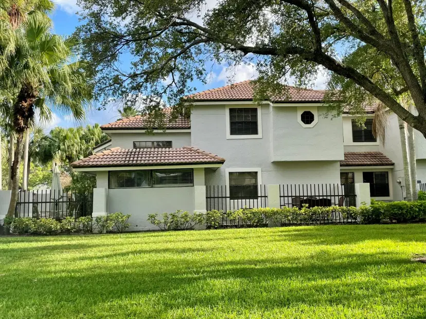 Picture of 366 Prestwick Circle 2, Palm Beach Gardens FL 33418