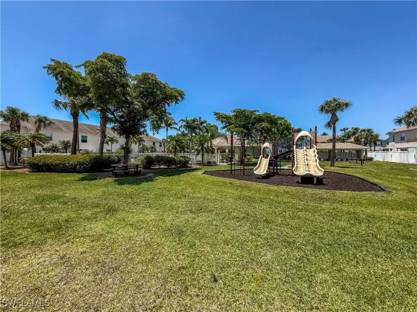 Picture of 3646 Pine Oak Cir 102, Fort Myers FL 33916