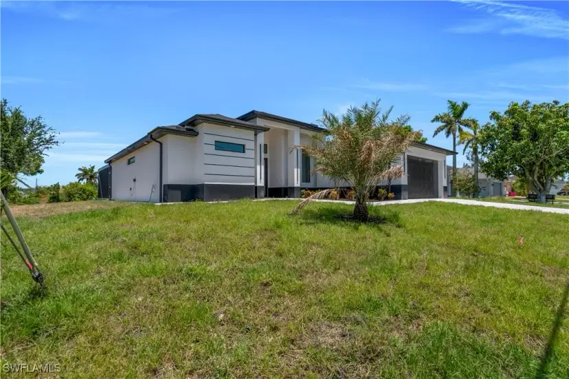 Picture of 117 SE 17Th St, Cape Coral FL 33990