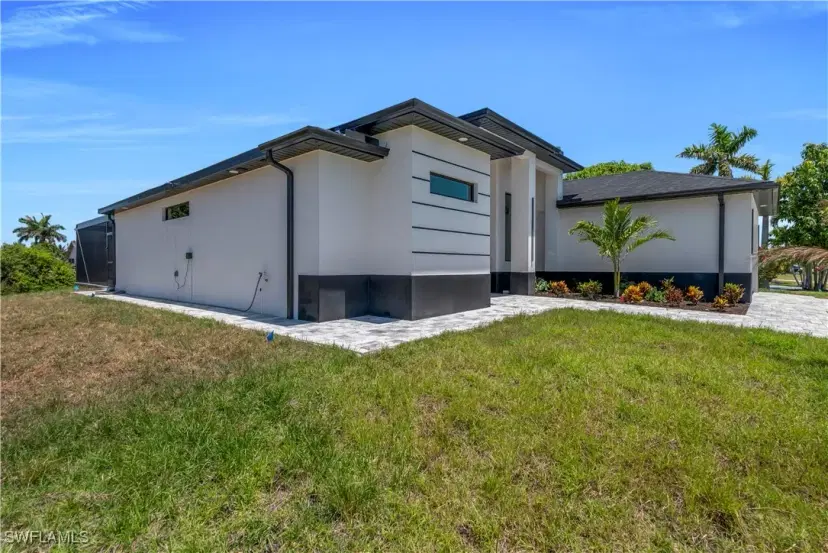 Picture of 117 SE 17Th St, Cape Coral FL 33990