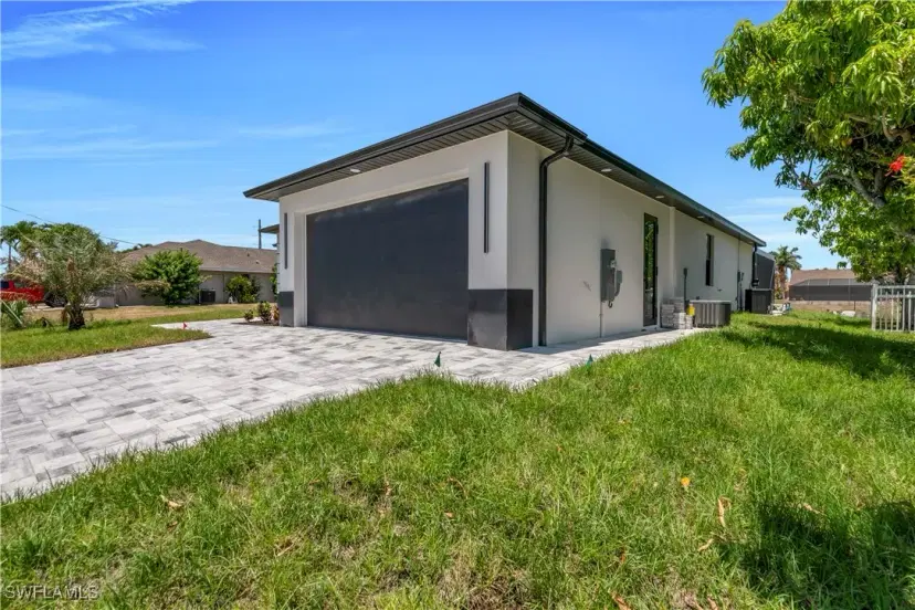 Picture of 117 SE 17Th St, Cape Coral FL 33990