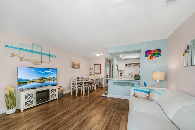 Picture of 2929 SE Ocean Boulevard H9, Stuart FL 34996