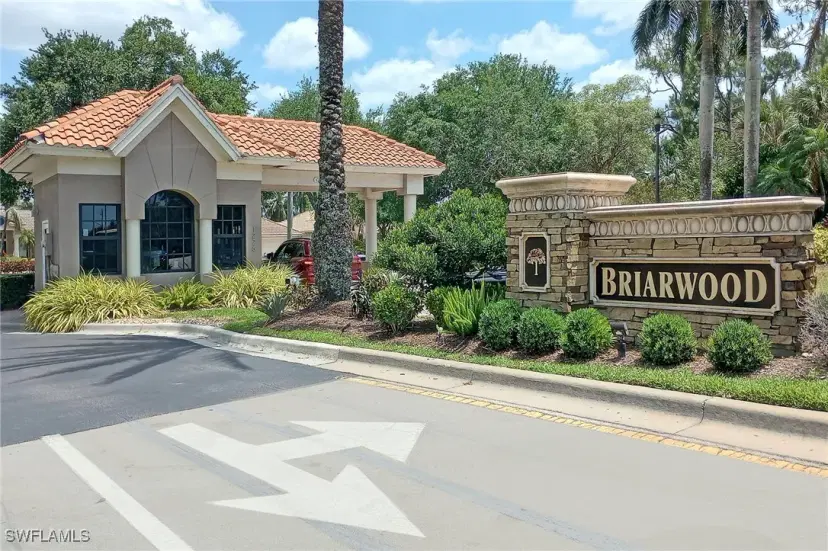 Picture of 1537 Vintage Ln, Naples FL 34104
