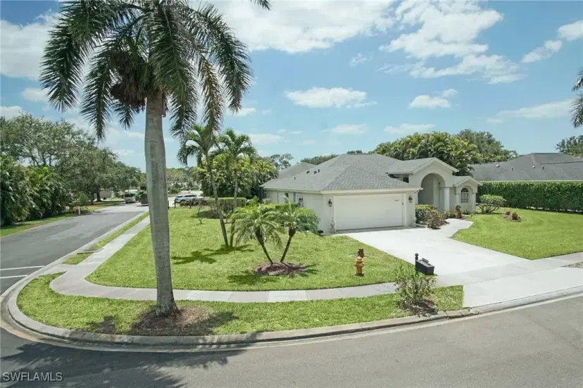 Picture of 1537 Vintage Ln, Naples FL 34104