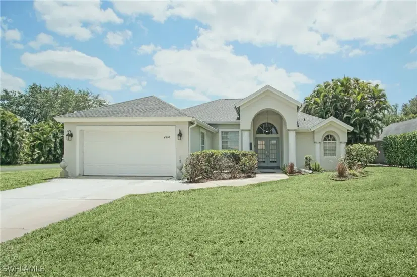 Picture of 1537 Vintage Ln, Naples FL 34104