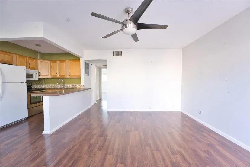 Picture of 4050 NE 12Th Ter 13-1, Oakland Park FL 33334