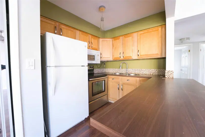 Picture of 4050 NE 12Th Ter 13-1, Oakland Park FL 33334