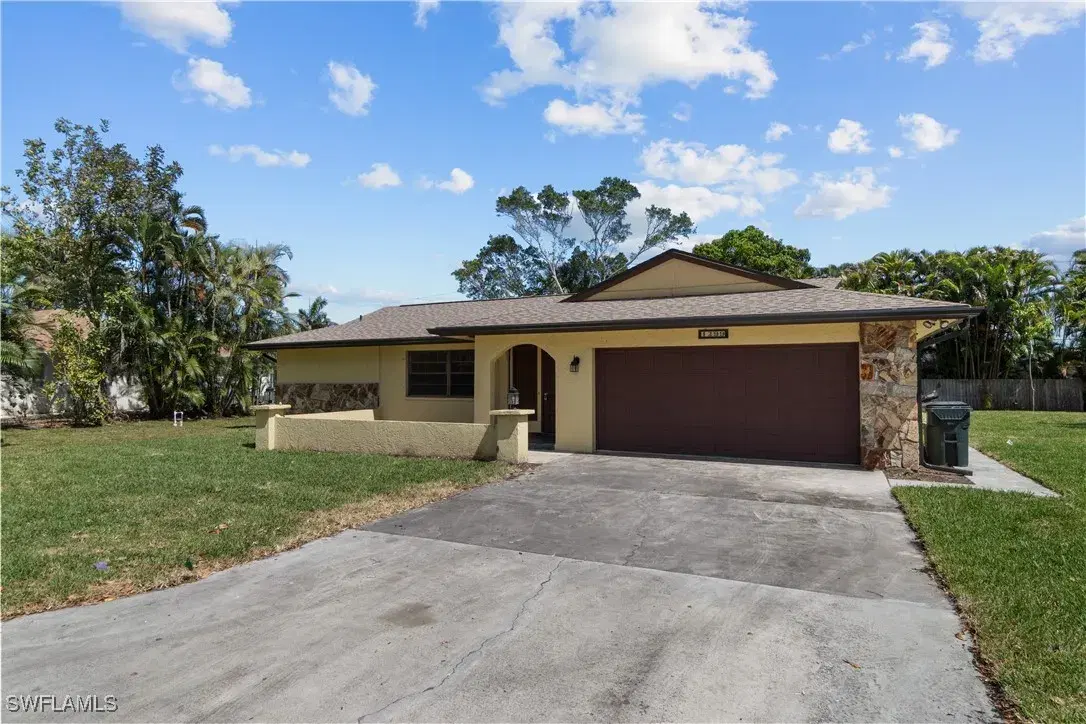 Picture of 1299 Kasamada Dr, Fort Myers, FL 33919