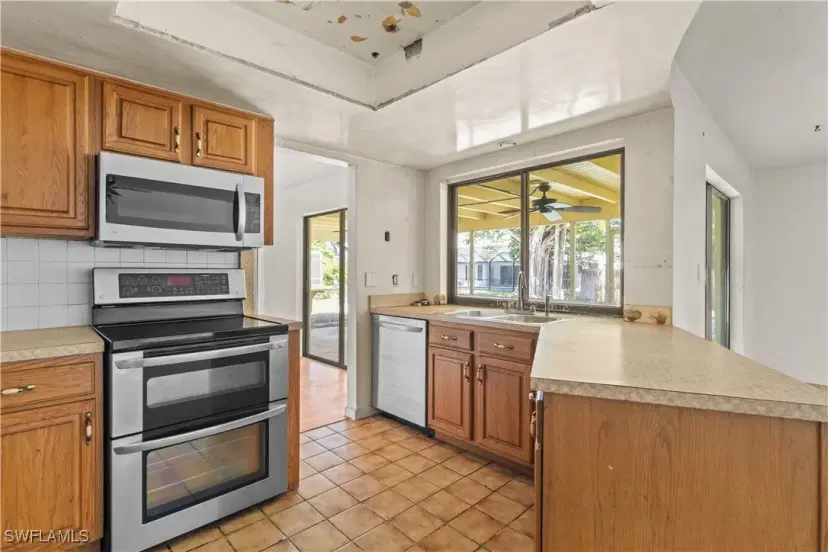 Picture of 1299 Kasamada Dr, Fort Myers FL 33919