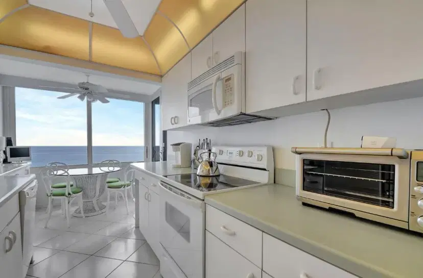 Picture of 3590 S Ocean Boulevard 902, South Palm Beach FL 33480