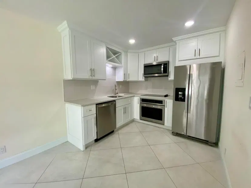 Picture of 296 Burgundy G, Delray Beach FL 33484