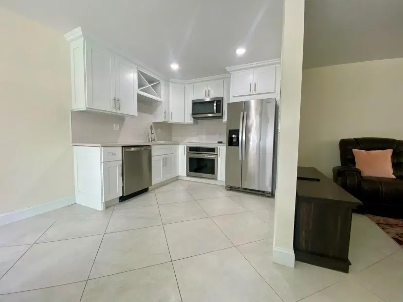 Picture of 296 Burgundy G, Delray Beach FL 33484
