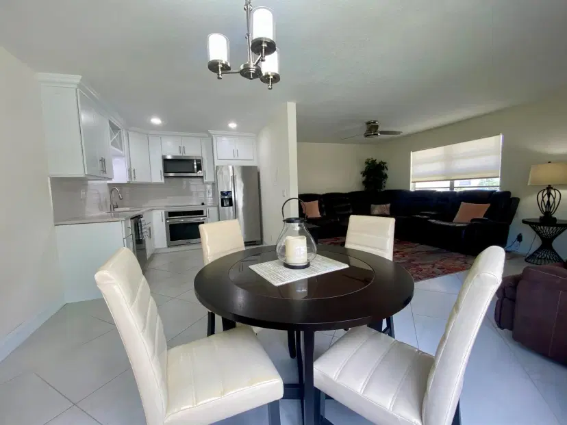 Picture of 296 Burgundy G, Delray Beach FL 33484