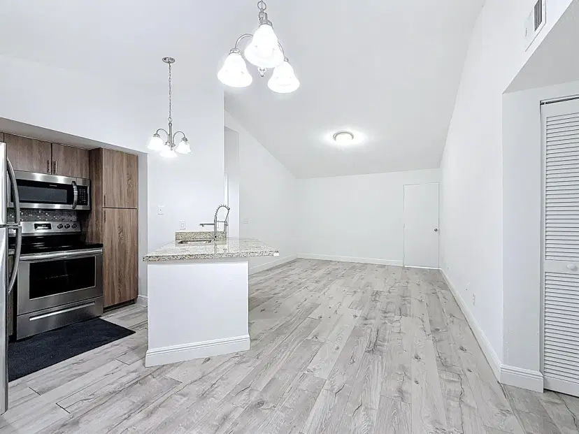 Picture of 595 Vista Isles Drive 1926, Sunrise FL 33325