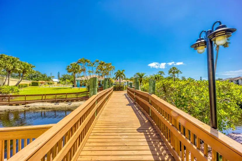Picture of 1501 NE 13Th Terrace H-9, Jensen Beach FL 34957