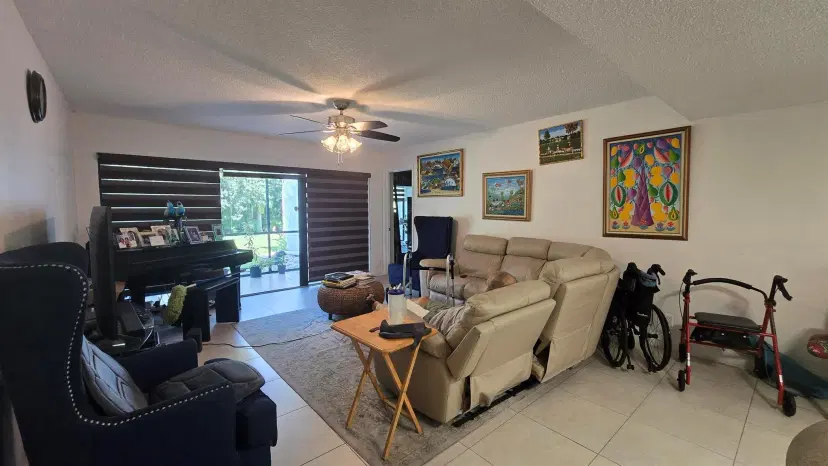 Picture of 1823 Embassy Drive 101, West Palm Beach, FL 33401