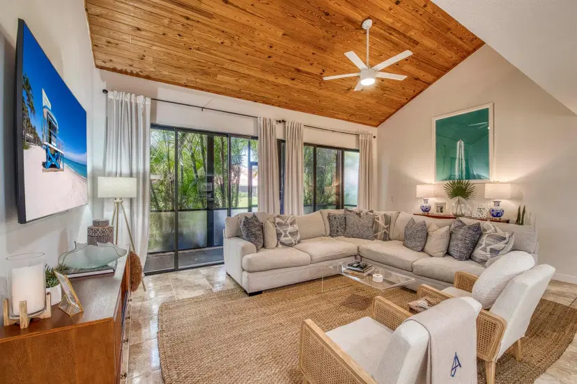 Picture of 216 Old Meadow Way, Palm Beach Gardens FL 33418
