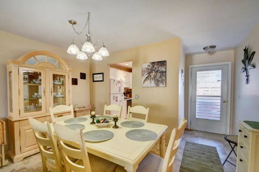 Picture of 4796 Cresthaven Boulevard B, West Palm Beach FL 33415