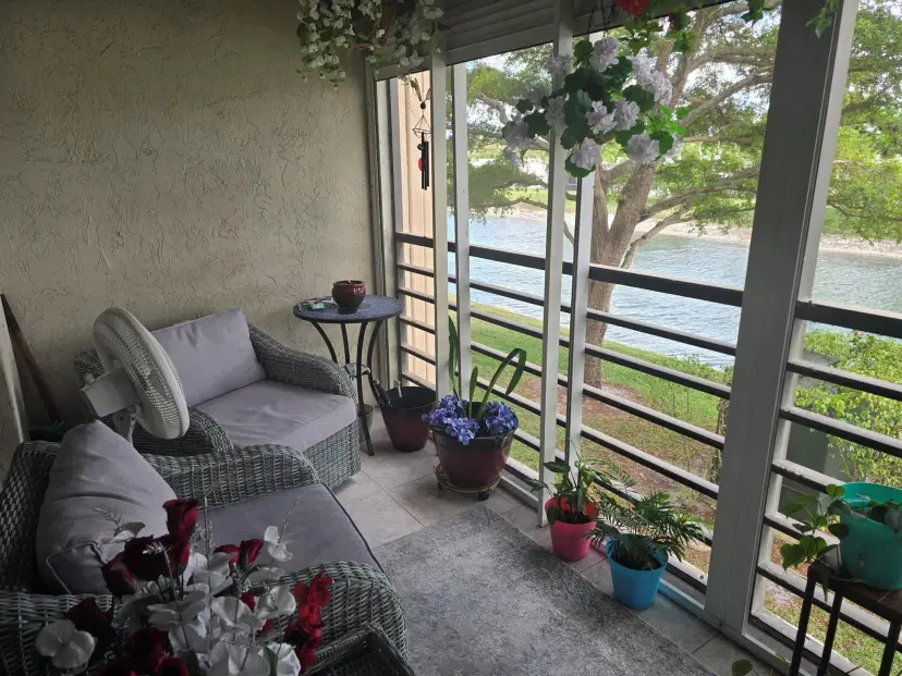 Picture of 150 Lake Nancy Lane 221, West Palm Beach FL 33411