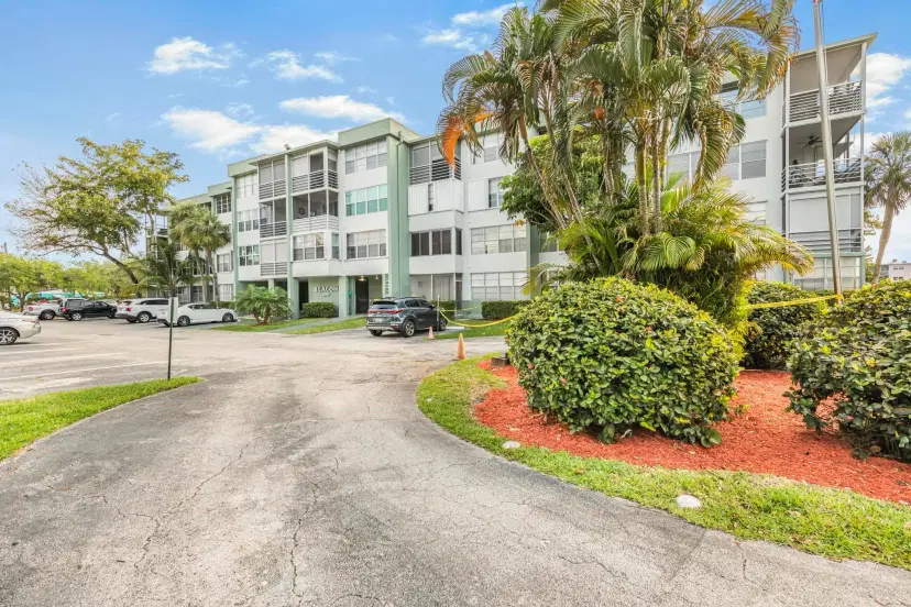 Picture of 2751 Taft St 208, Hollywood FL 33020