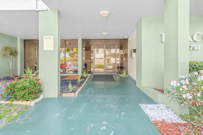Picture of 2751 Taft St 208, Hollywood FL 33020