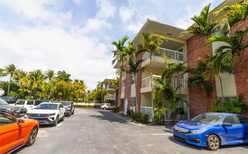 Picture of 2424 SE 17Th St 305B, Fort Lauderdale FL 33316