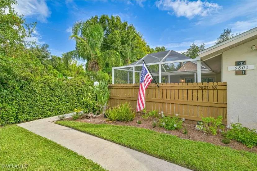 Picture of 5801 Crystal Lake Ln 101, North Fort Myers FL 33917