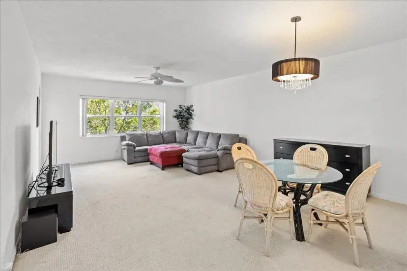 Picture of 6731 Cypress Road 301, Plantation FL 33317