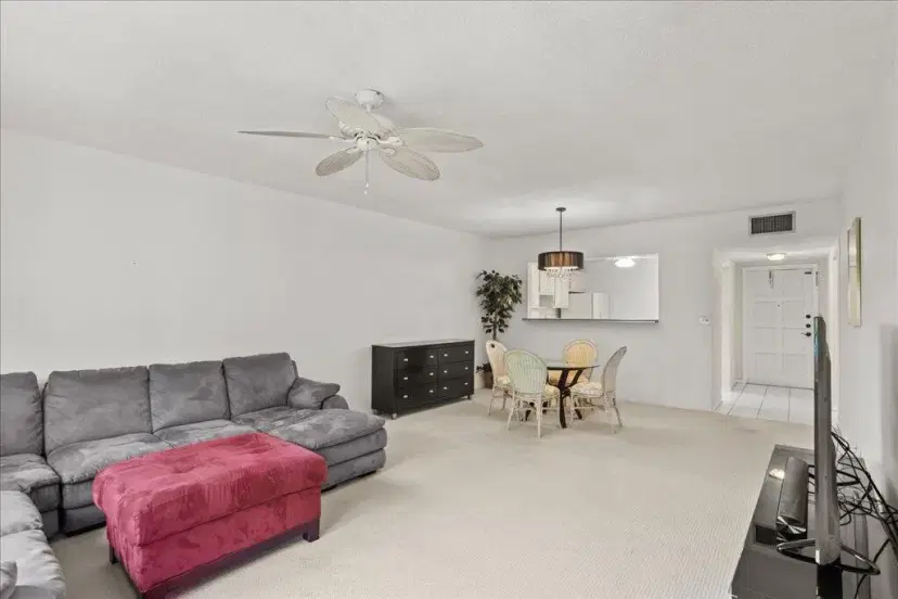 Picture of 6731 Cypress Road 301, Plantation FL 33317