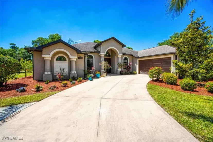 Picture of 11020 Homestead Ln, Fort Myers FL 33905