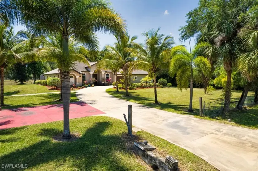 Picture of 11020 Homestead Ln, Fort Myers FL 33905
